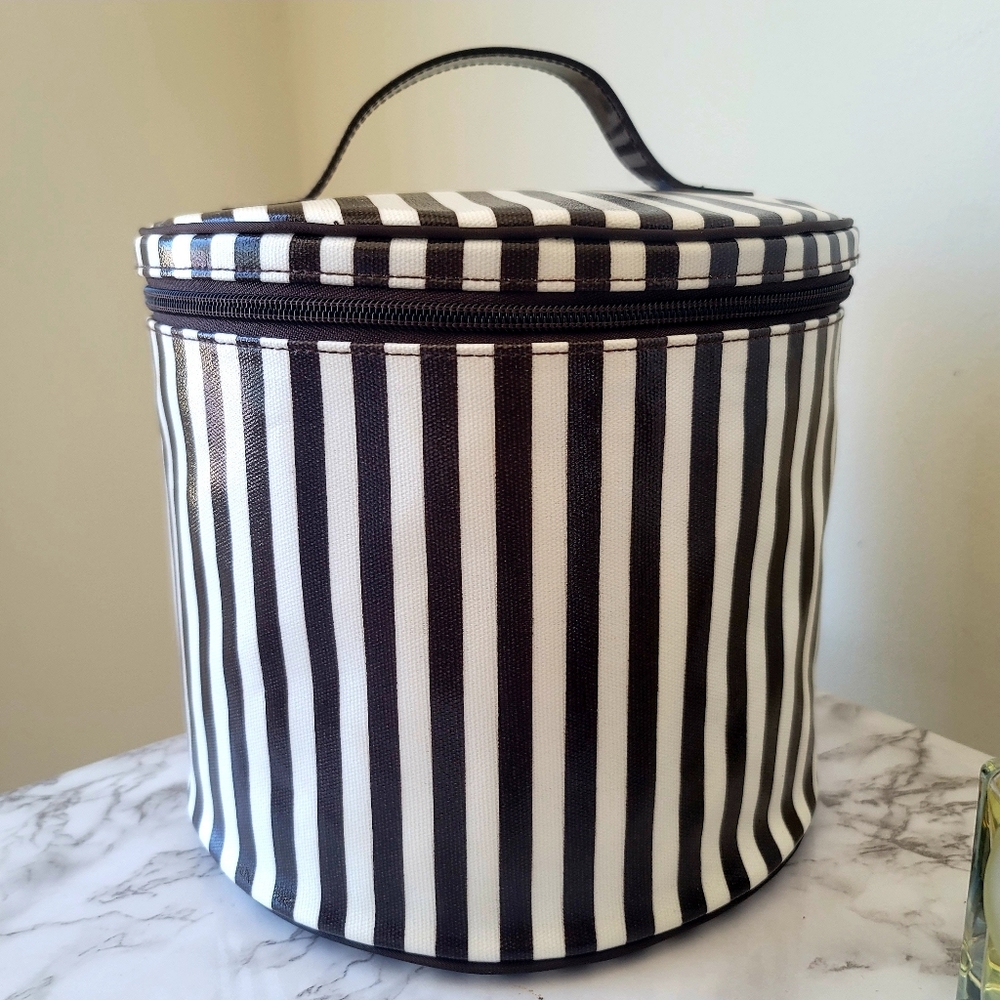Henri Bendel Train Case